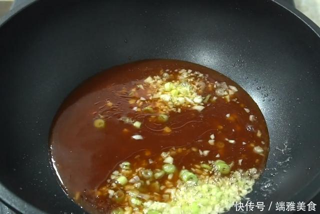 土豆新吃法,不炒不用炖,酸甜又开胃,孩子三天两头点名吃,解馋