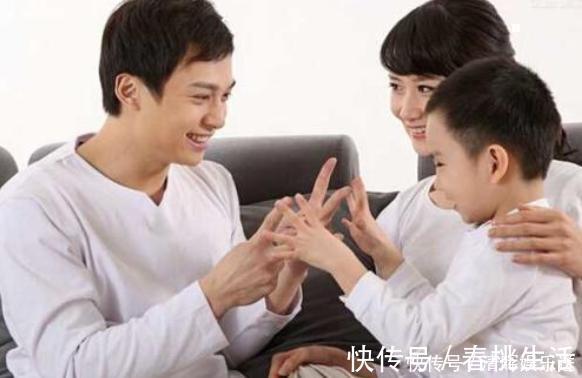 老师|“年轻老爸”火了,接女儿放学竟被误会,老师还以为孩子早恋了