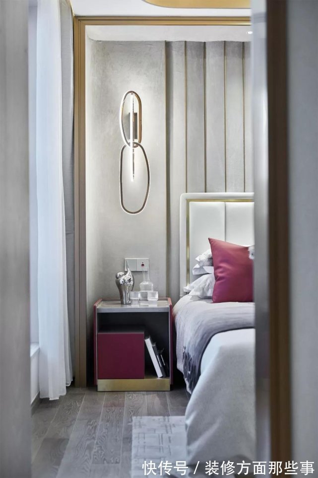 米洛什|210平红色是这个家的主角结合软装,带来安全感与舒