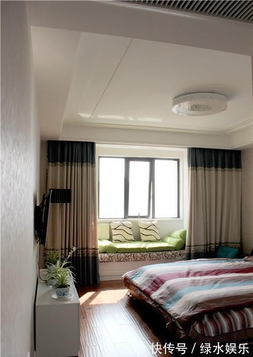 亲戚家160平新房,没想到一进门就惊艳了,客厅实在漂亮!