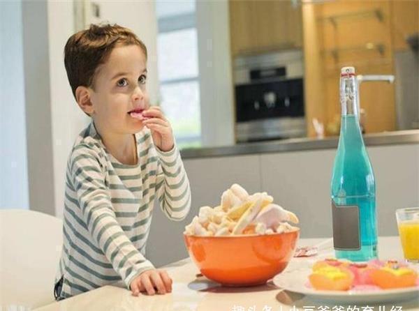 孩子|婆婆带孙子睡觉从来不哭,可妈妈却勃然大怒:为老不尊,不要脸!