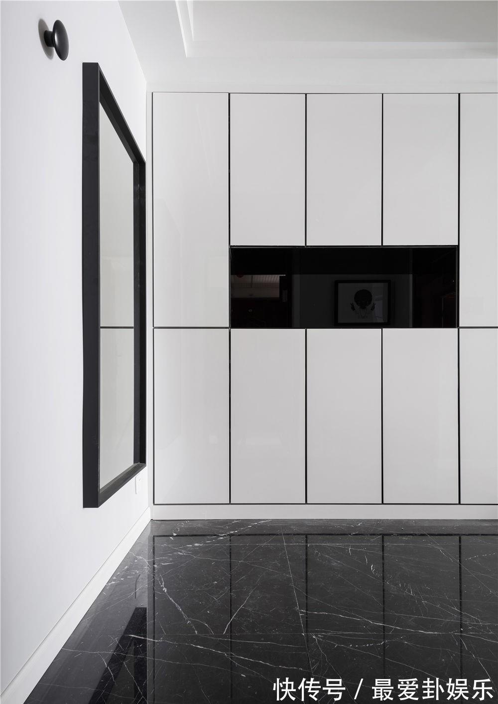 餐边柜|经典的黑白灰作为主色调,加入一些柔和的元素,打造舒适的四居室