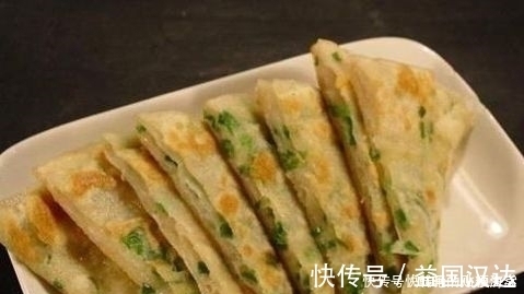 烙饼|电饼铛烙饼总发硬厨师教你一招，简单又实用，面饼放凉也不变硬