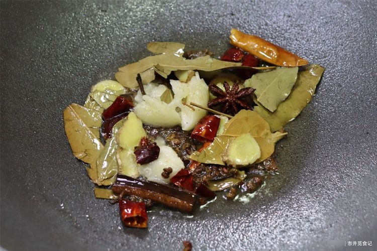 在家卤猪蹄,记住“放3样”再卤,25分钟猪蹄酥烂,味道香无杂味