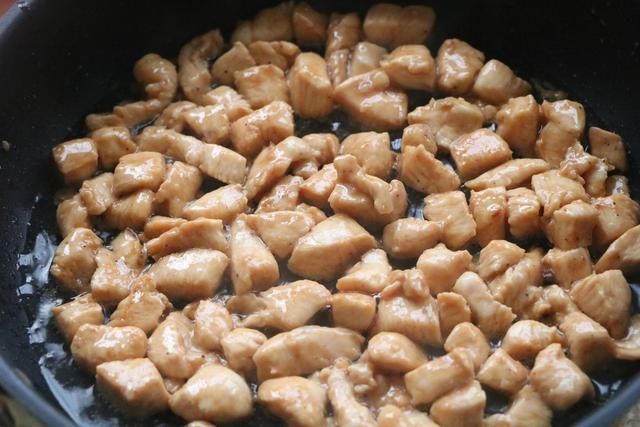 天气冷,这道下饭菜一定要试试,吃一次就上瘾,小朋友太喜欢吃了