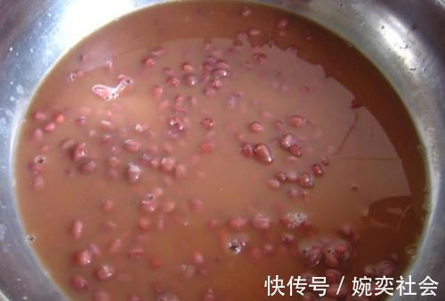 不管煮什么豆子,都不要直接下锅煮,教你一招,十分钟软烂开花