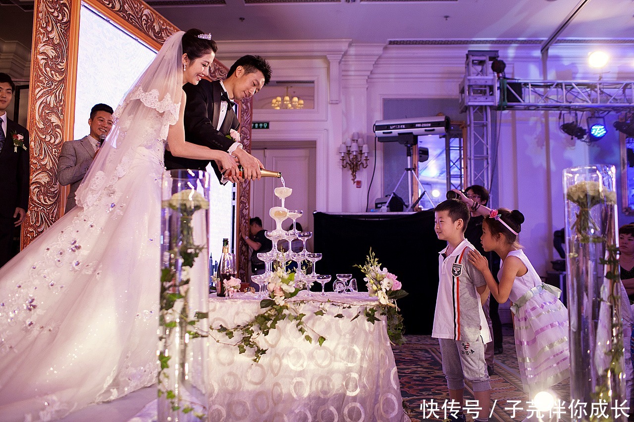 前女友|婚礼上,新郎喊出前女友名字,伴郎仰天长叹:你清醒一点