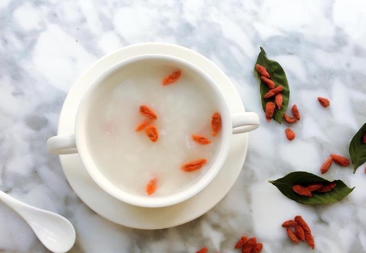 莲子|遮瑕霜反而是色斑问题越来越严重那么有什么好的美白方法呢