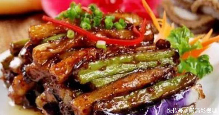 筒筒辣椒|女性不想早显老,常吃三种美食,排毒养颜,皮肤细腻,越吃越年轻