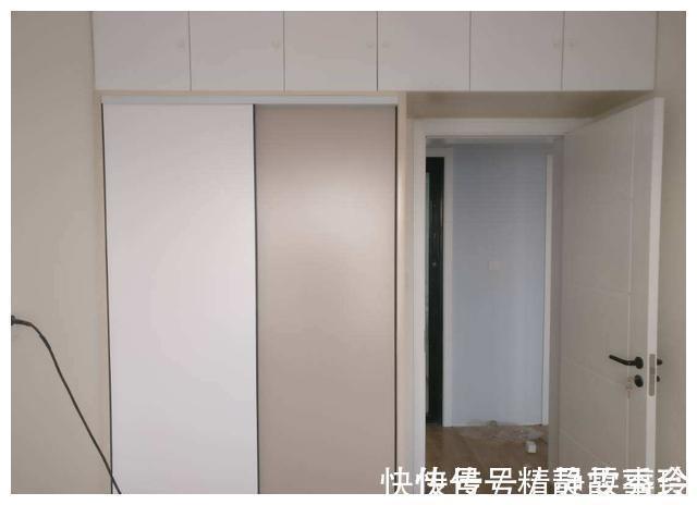 衣柜|定制衣柜千万别再选这种材料了,危害问题多,影响美观和实用性