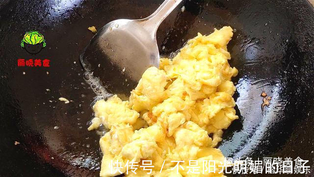 最近非常火爆的一道菜“灵魂炒蛋”，让鸡蛋身价倍增的隐藏新做法