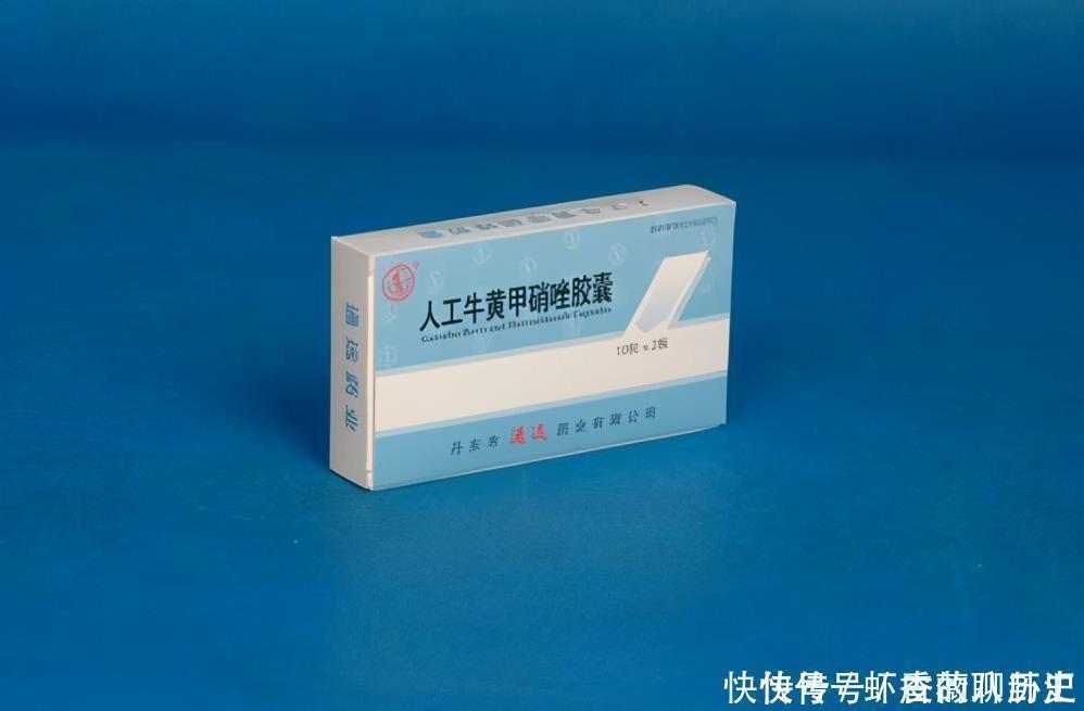 这“6种”过期药片不要扔，磨成粉兑点水浇盆里，花卉呼呼长