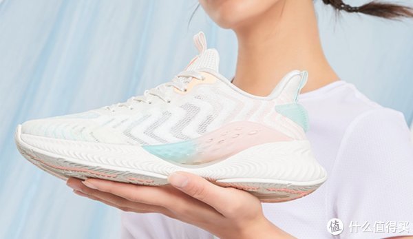 ub 抛开品牌只谈产品，阿迪Ultra Boost相当于什么价位的国产跑鞋？