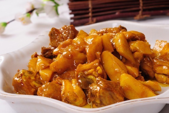 现在为了方便热菜家里都有微波炉，但是这些食物不能反复加热哦！