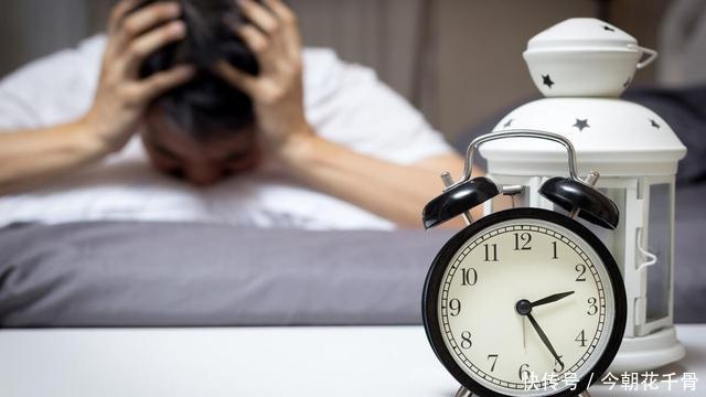 失眠的5大危害,或已经在“纠缠”你了,坚持4件事,慢慢缓解失眠