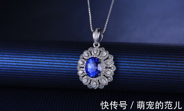 伊丽莎白·泰勒!珠宝为何可以抓住你的眼球呢珠宝的选购知识你了解了吗!