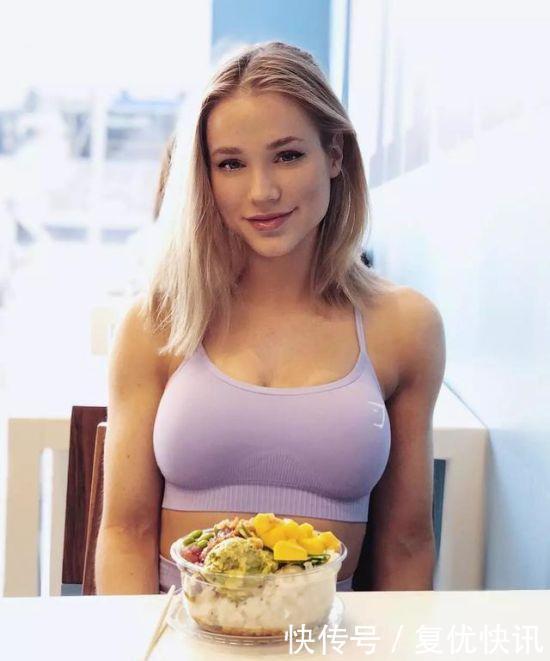 极致|加拿大金发尤物告诉你,将腰臀比练到极致,157有170的气场