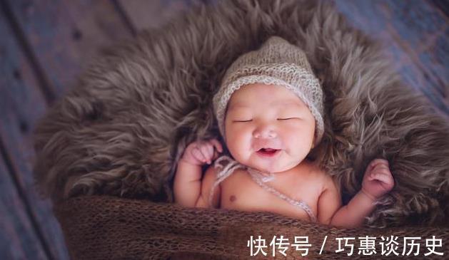 出血|新生儿的三个“异常”表现,其实是父母杞人忧天,新手爸妈快了解