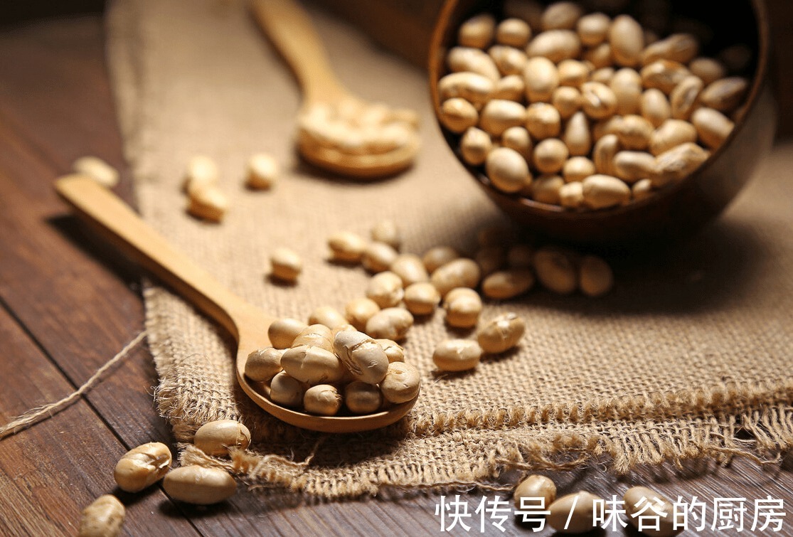 装入盆|明日腊月初一,再忙也别忘了吃5种传统食物,祈福纳吉,家人安康