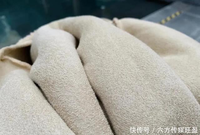 羊羔绒|一件羊羔绒外套,点亮你冬季的时髦