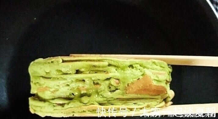 烙了个快手千层饼，细节发朋友圈后火了，网友：好方法！第一次见