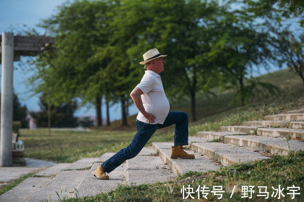 高强度|多坐1小时,少活22分钟!世卫组织:不同年龄这么运动,能延寿