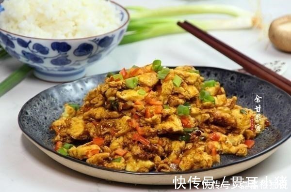 炒鸡蛋前,蛋液加水搅打就错了,加点它鲜嫩无腥味,一碟不够吃