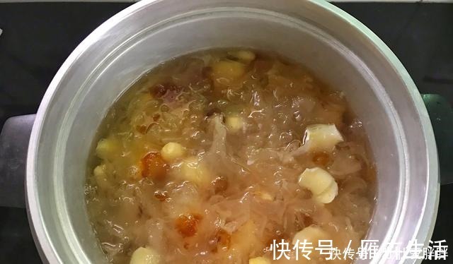 桃胶|夏天，女人要多喝这甜羹，三种食材一起炖，营养滋润，面膜都省了！