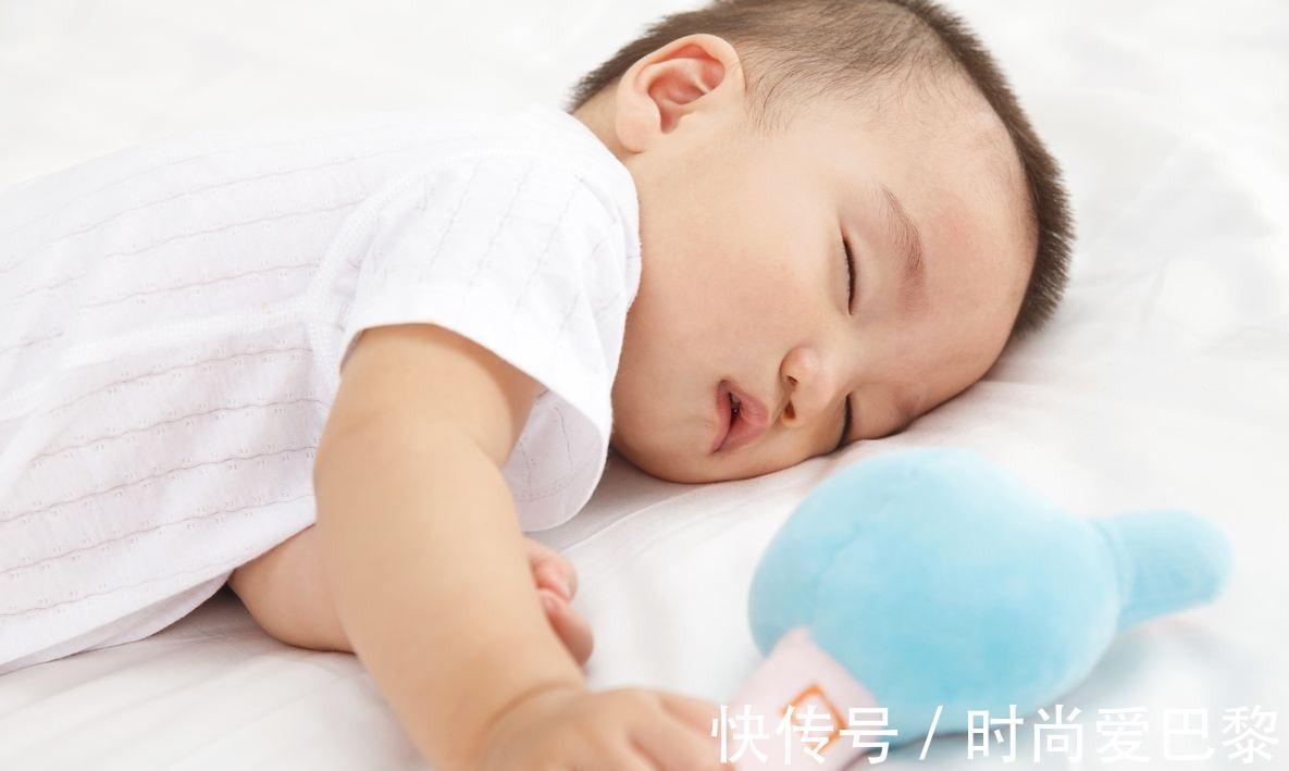入睡|不同年龄的宝宝，哄睡方法大有不同，家长们不能不了解！