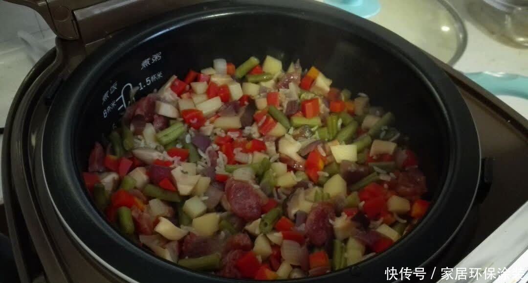 好吃的懒人版腊肠焖饭,好做又解馋,米饭一粒不剩