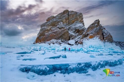 贝加尔湖蓝冰闪耀 这里有俄罗斯最美的冬天