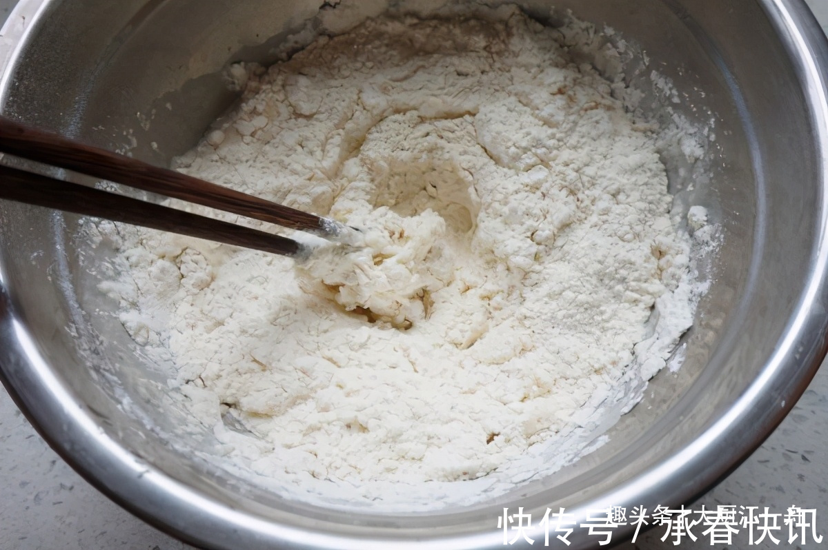 好吃|过年蒸花卷，记住不要直接上锅蒸，诀窍教会你，花卷好吃不塌馅