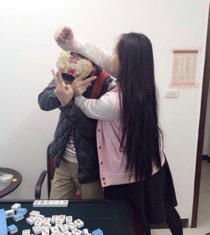 尾巴|收木头回家发现车上有一个尾巴,这是什么哈哈哈哈网友的回复亮了!