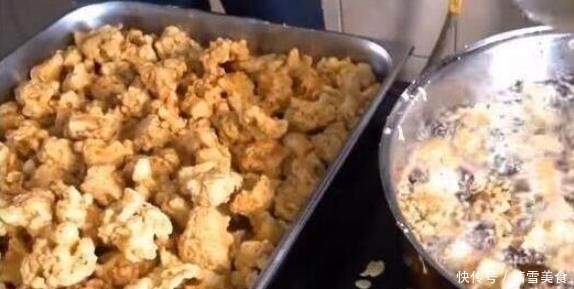大叔|80后大叔把“菜花”扔锅里炸,10块钱一袋,一天能卖上百袋