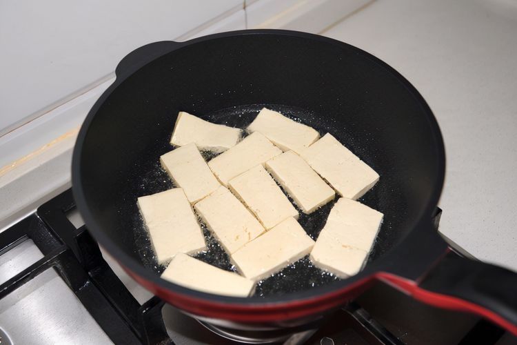 豆腐的做法多样，试试如此下饭的做法，看着就让人流口水