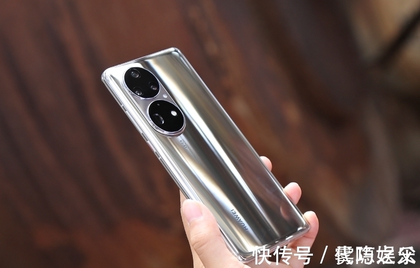 亮度|若想体验极致画面,目前这4款手机屏幕最强,预算充足直接买