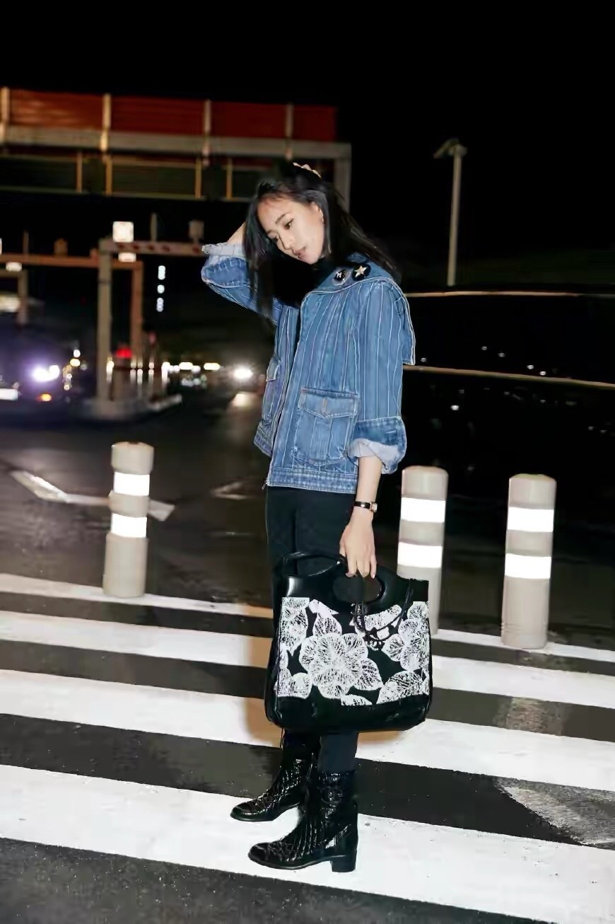 裤装|张钧甯不愧为真女神,穿牛仔外套超时髦,打扮简单却难掩高级感