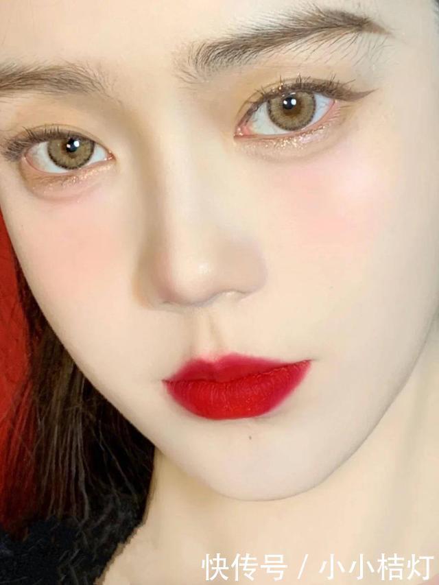 男色|火遍秋天的四款口红测评,这才是真正的“斩男色”,谁用谁好看