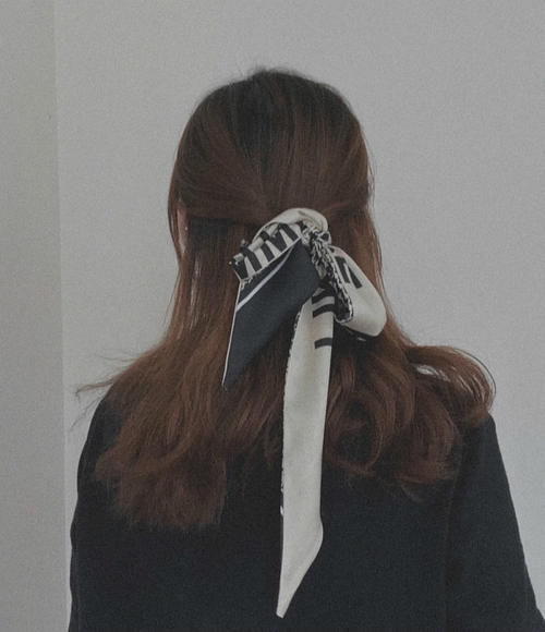 姐妹|别再烫内扣了!今年流行“梅花卷”,气质又显嫩,长发短发都能烫