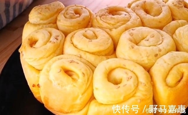 红薯里加一个鸡蛋，不用烤箱，不用锅烙，简单一做，比面包还好吃