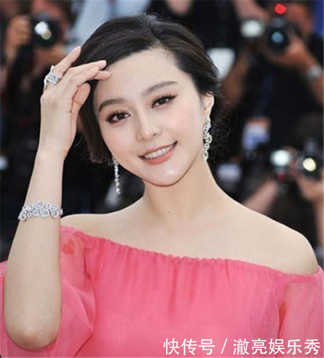 女人戴“手镯”还是“手表”好看？三个理由告诉你，戴错很尴尬！