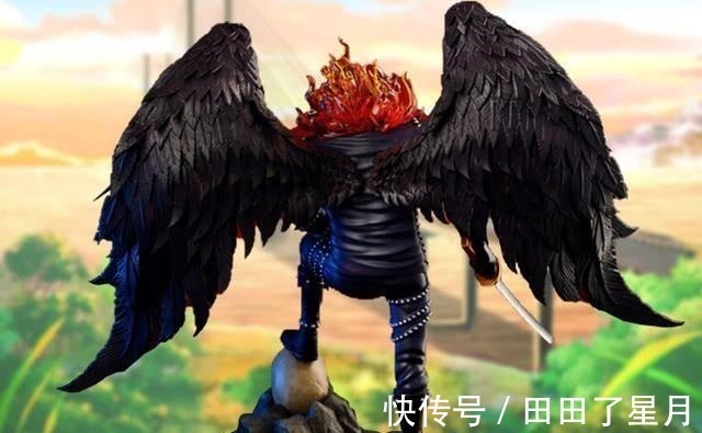 羽翼|海贼王三灾烬的手办,每根羽毛纹理都清晰可见,这得花多少时间