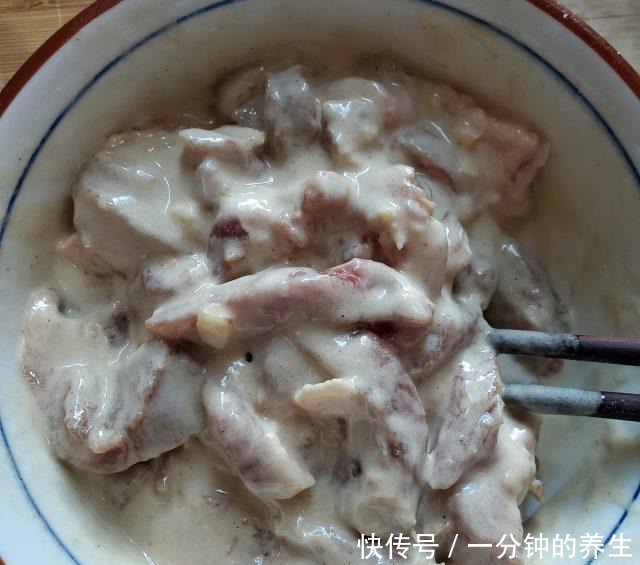 炸酥肉，香酥可口，肉香四溢！