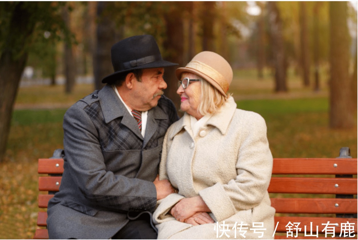 张老太!75岁老人悲叹,晚年长寿并非好事,宁愿早日离去,也不想全家受苦