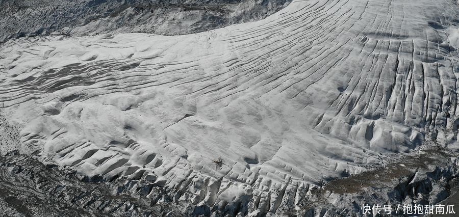 阿尼玛卿山下发现15万平方公里的空洞，青藏高原是空心的
