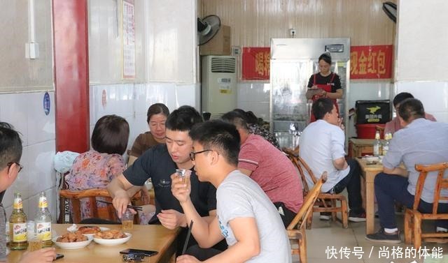 南阳这家16年扣碗老店，每天爆满！去晚了没地方坐！