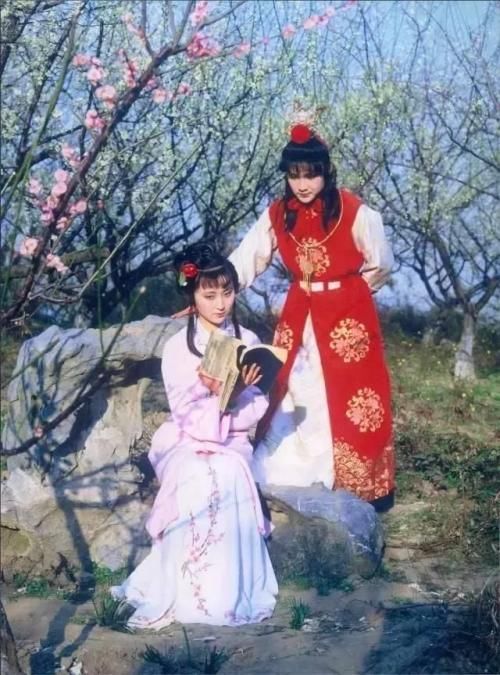 黛玉|红楼梦：林黛玉的悲剧是谁造成的？贾母和王夫人不是主要责任人