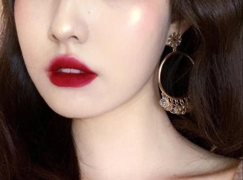 口红|最贵气的正红色口红种草攻略,这么多“富贵花”口红你有哪几支