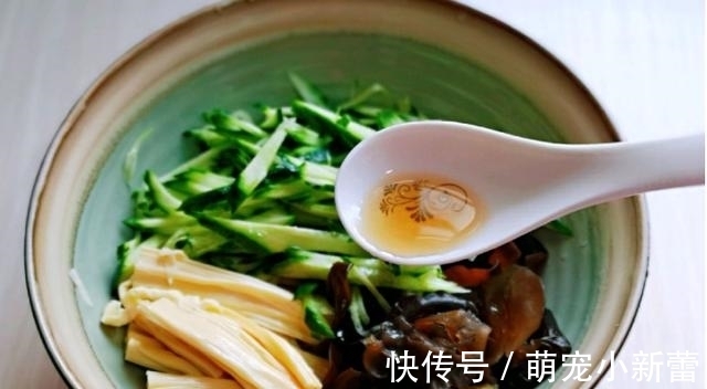 此菜万万不能隔夜吃，吃一次比吸烟的危害大，不懂就吃亏大了