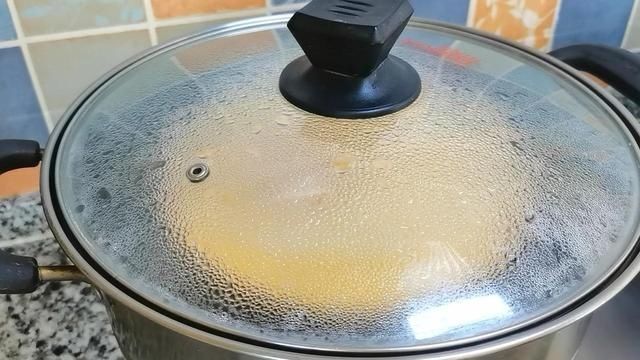 老少|虾仁豆腐蒸鸡蛋，再配上西红柿酱，好吃又营养，老少都爱的下饭菜